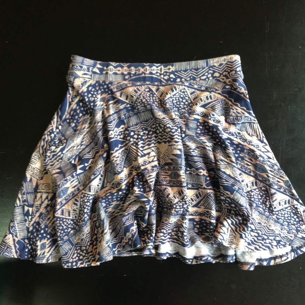 🔹3 for $10🔹 Adorable Navy & Tan Tribal Print Skirt